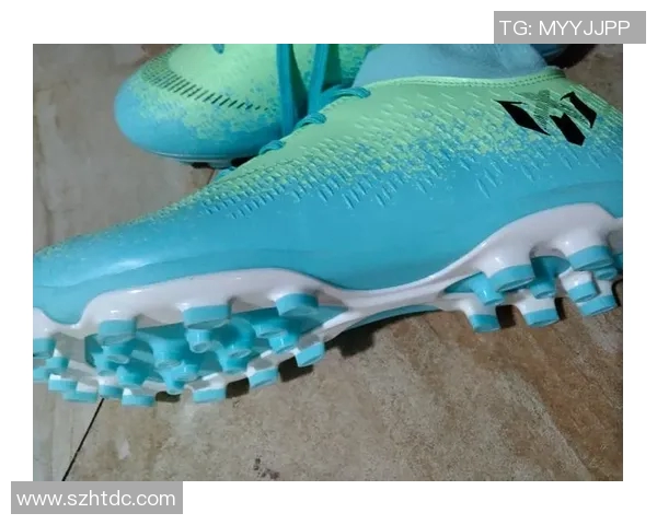 精选足球鞋碎钉球星同款推荐助力提升竞技表现与舒适体验